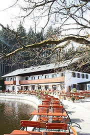 Waldhaus Deininger Weiher in Straßlach-Dingharting (©Foto:Marikka-Laila Maisel)